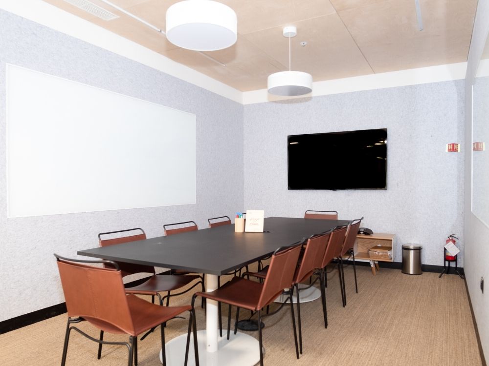 Salarpuria-Magnificia-11F-Conference-Room