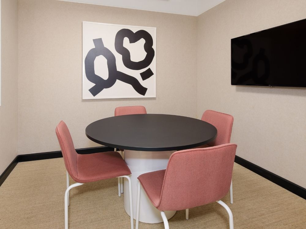 Vaishnavi-Signature-6G-Conference-Room