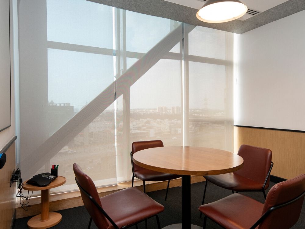 RMZ-Latitude-Commercial-8C-Conference-Room