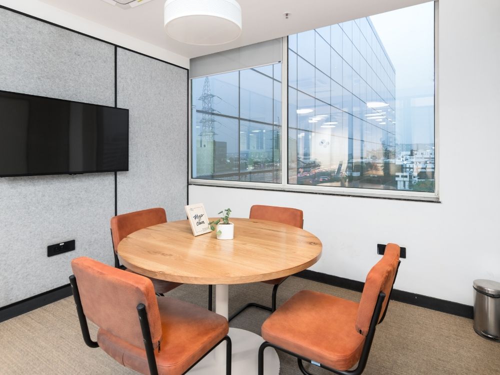 Spectrum-Tower-7D-Conference-Room
