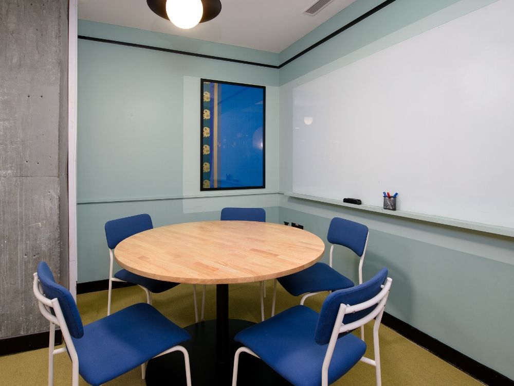 Spectrum-Tower-6G-Conference-Room