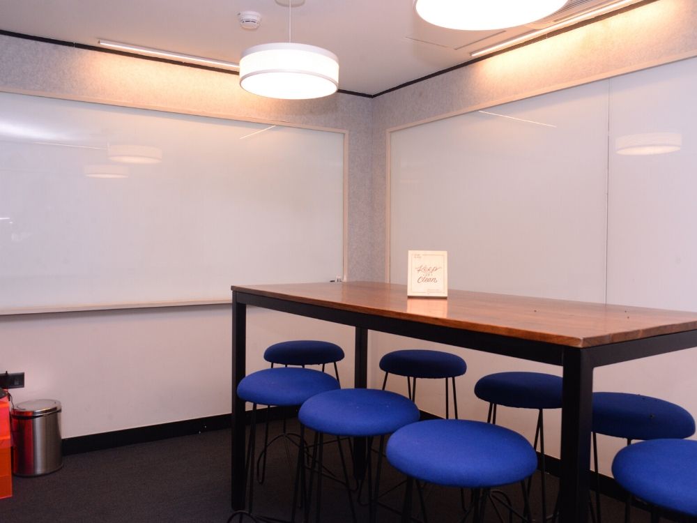 Galaxy-5F-Conference-Room