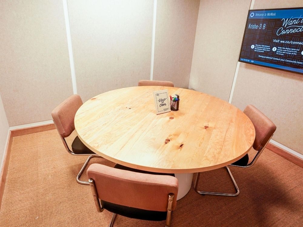 Krishe-Emerald-3B-Conference-Room