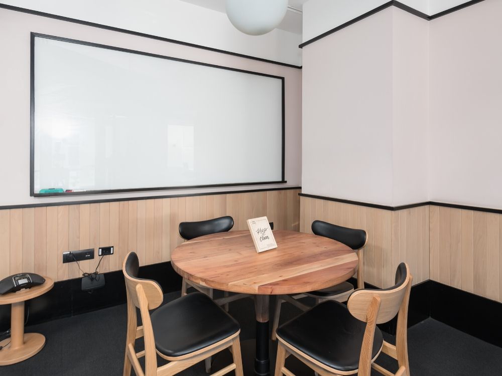 Platina-Tower-1D-Conference-Room