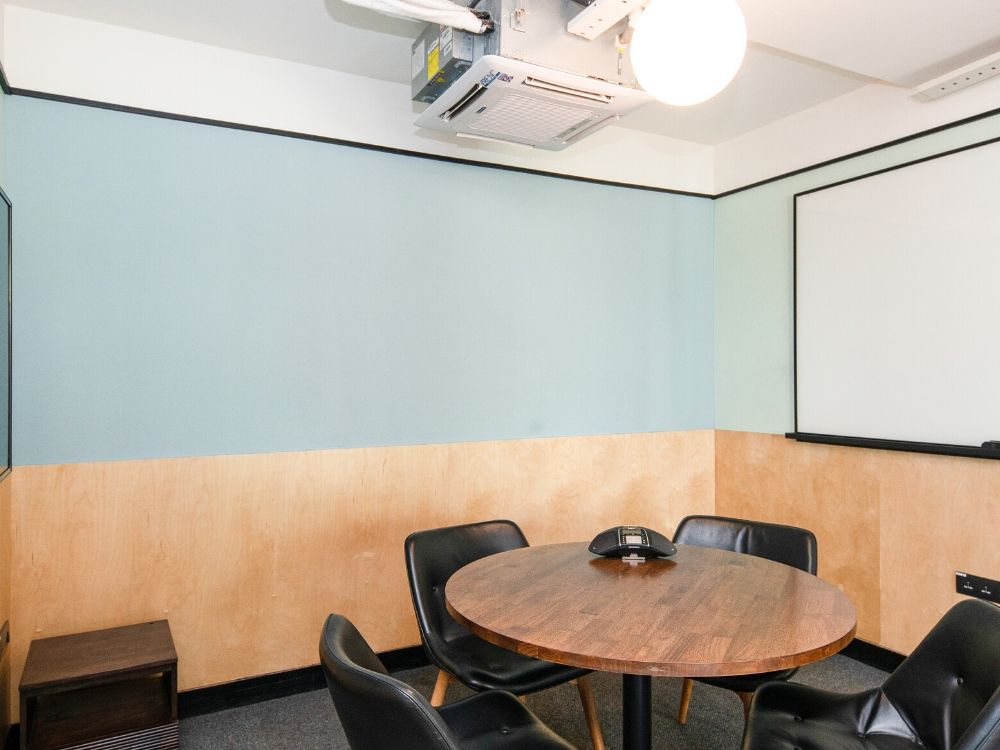 Chromium-2C-Conference-Room